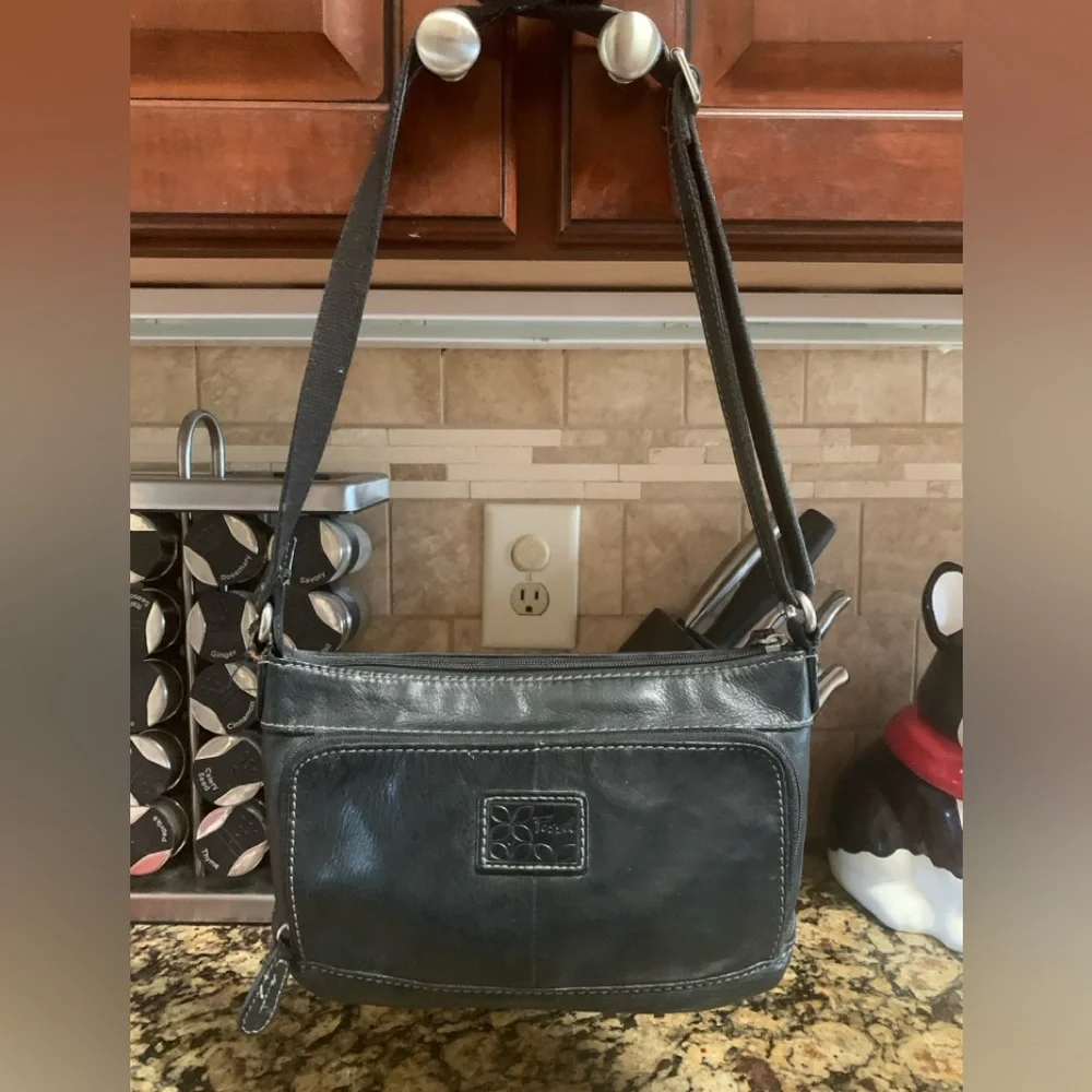 Vintage Black Leather Fossil Shoulderbag